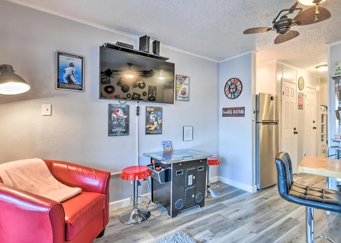Beachfront Corpus Christi Condo With Arcade Room!