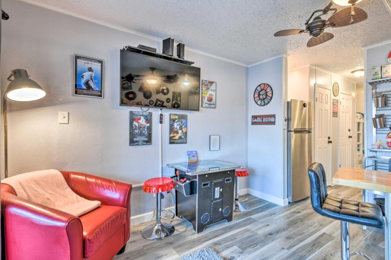 Apartment Beachfront With Arcade Room!