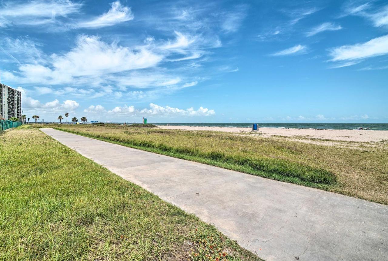 Apartamento Beachfront With Arcade Room!